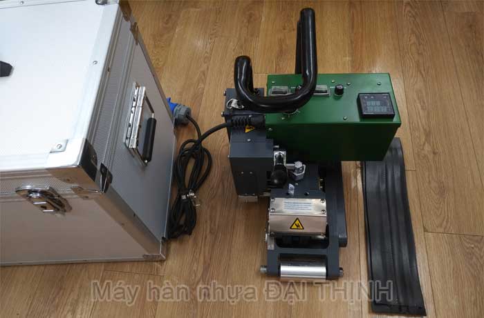 Máy hàn bạt nhựa dày LST900 Máy hàn bạt nhựa dày LST900