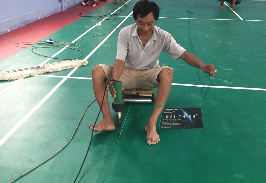 M&aacute;y h&agrave;n s&agrave;n nhựa vinyl cầm tay