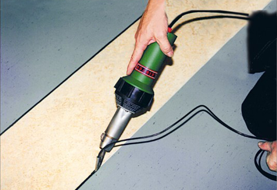 M&aacute;y h&agrave;n s&agrave;n nhựa cầm tay triac st