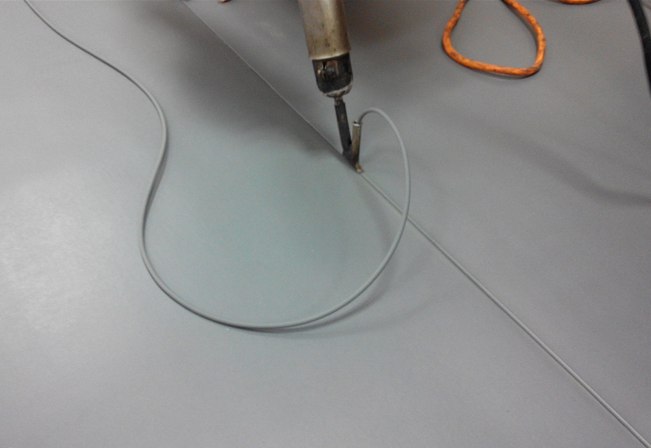 M&aacute;y h&agrave;n s&agrave;n nhựa cầm tay